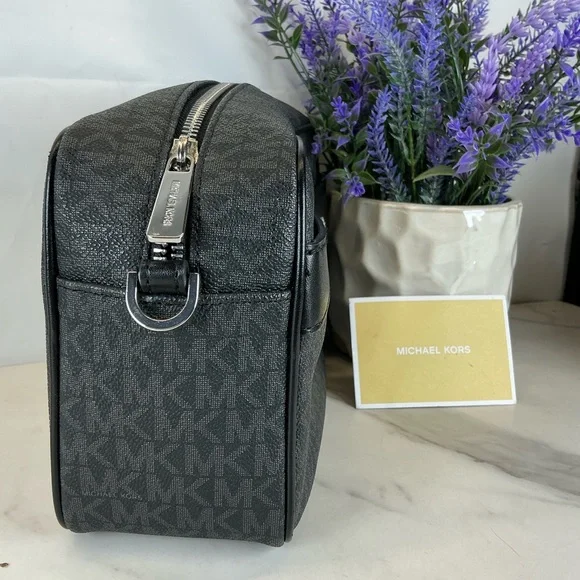 Michael‎ Kors Black Signature MK Camera Crossbody Travel Bag - Picture 6 of 12